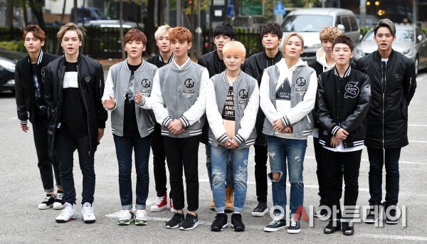 SEVENTEEN_TH's tweet photo. 151023 SEVENTEEN @ Music Bank https://t.co/VcmSA90NGc