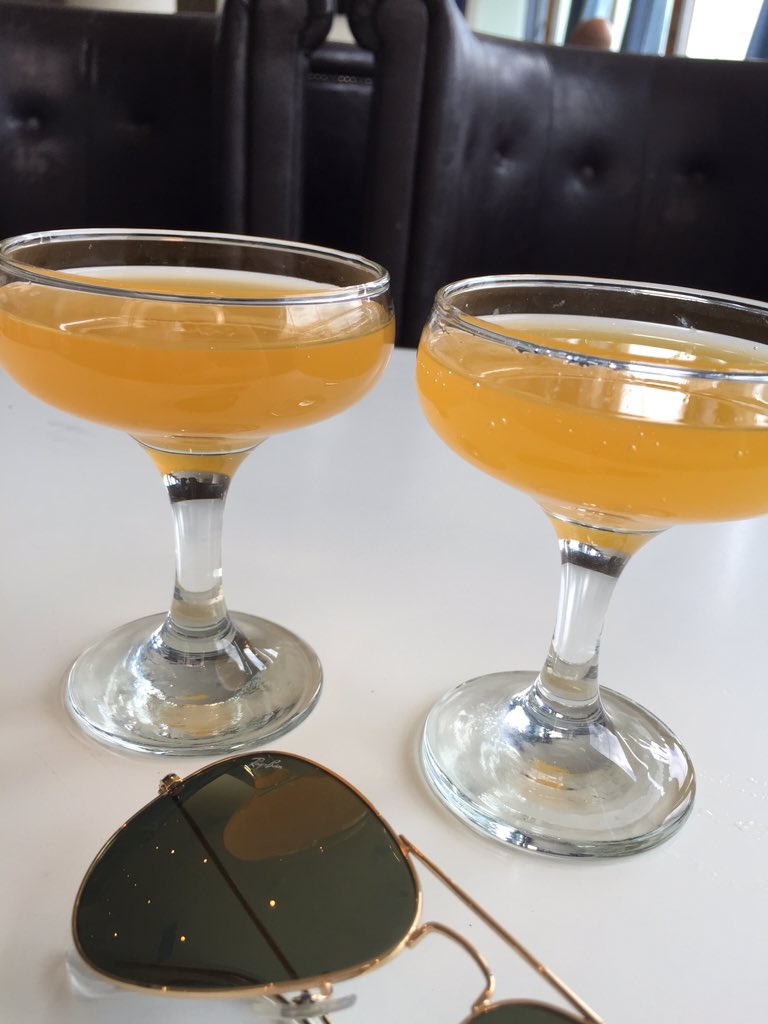 Big_G_aroo's tweet photo. Hic. 🍸 #OrangeJuiceJones #FizzyWizzy #MakingYourMindUp https://t.co/KXidLrRRgy