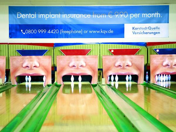 GrowthArch's tweet image. See how this dental insurance company hacked a bowling alley. #kqv #growthhacking #guerillamarketing #viral