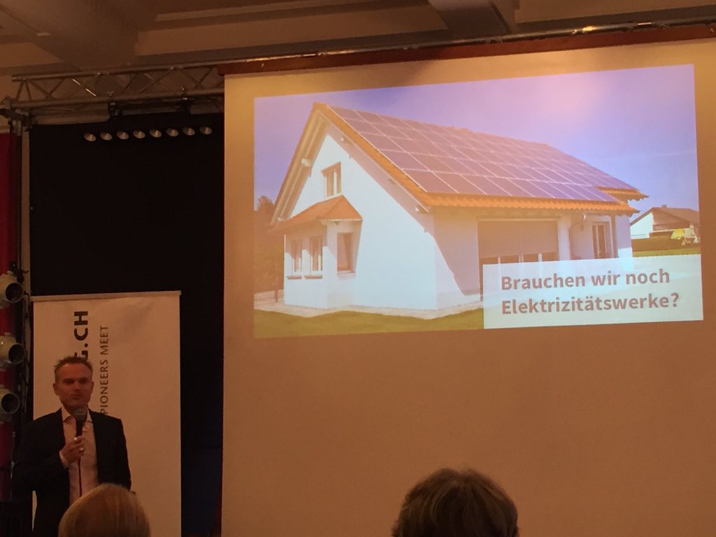 <a href="/haggi/">Joachim Hagger</a> knows how to explain complexity in a simple way w/out reducing complexity 👍 #futuresummit #InternetBriefing