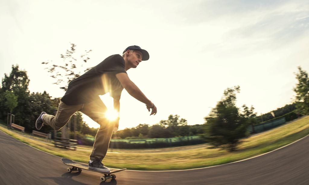 redbull's tweet photo. Pro ty, kterým chybí skate, slunce,... >> https://t.co/9avYl62gT4 #skateofmind by  @MaximHabanec https://t.co/QtPq4c4JUk