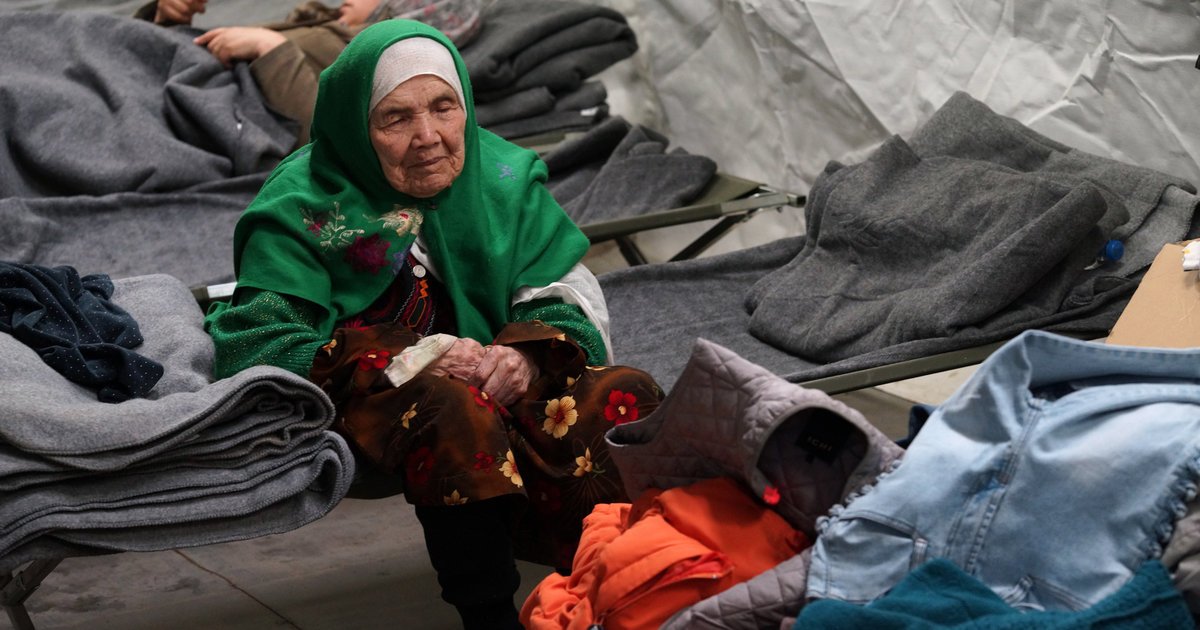 HuffPost's tweet photo. Still dreaming of a better life, 105-year-old refugee travels to Europe https://t.co/64zQqI0Qr9 https://t.co/cHOqvgdZJy