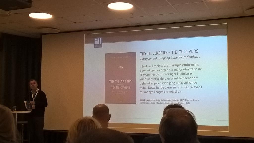 MicrosoftNorge's tweet photo. -Hjelp ledere til å bli offensive overfor nye IT-løsn, for å bli mer mobile! Jan Kr. Karlsen #OpplevMicrosoft https://t.co/K898daN7Zz