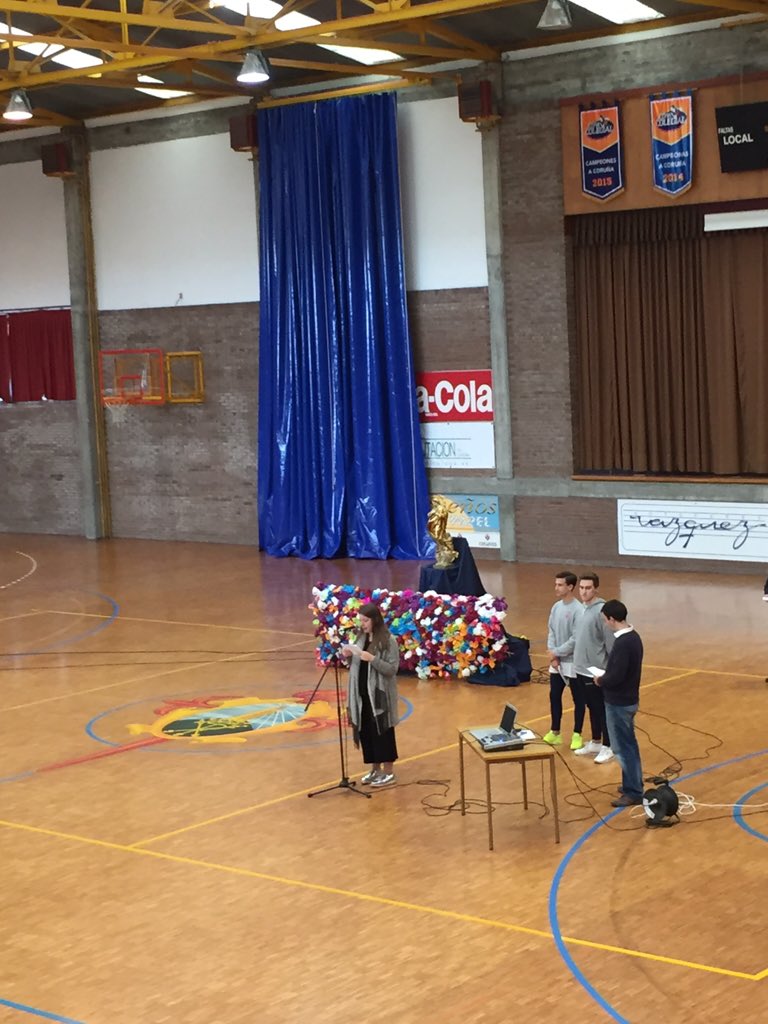 crisau8's tweet photo. Discurso de los alumnos de 2* de bach #FourviereCoruña https://t.co/q57qD33y5H