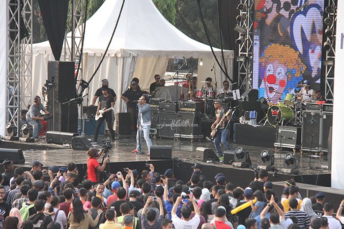 slankdotcom's tweet photo. #SlankDiary Menyatukan Energi Di Parkir Timur Senayan https://t.co/piqR0Savnn https://t.co/C4yLEf7mJ1