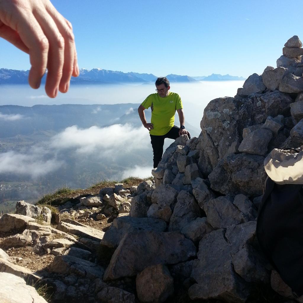 EymondPascale's tweet photo. Avant la chanson,  une photo de la main du Dieu de Chartreuse pour le cap des 1001 ! https://t.co/MBPrFvyJ58