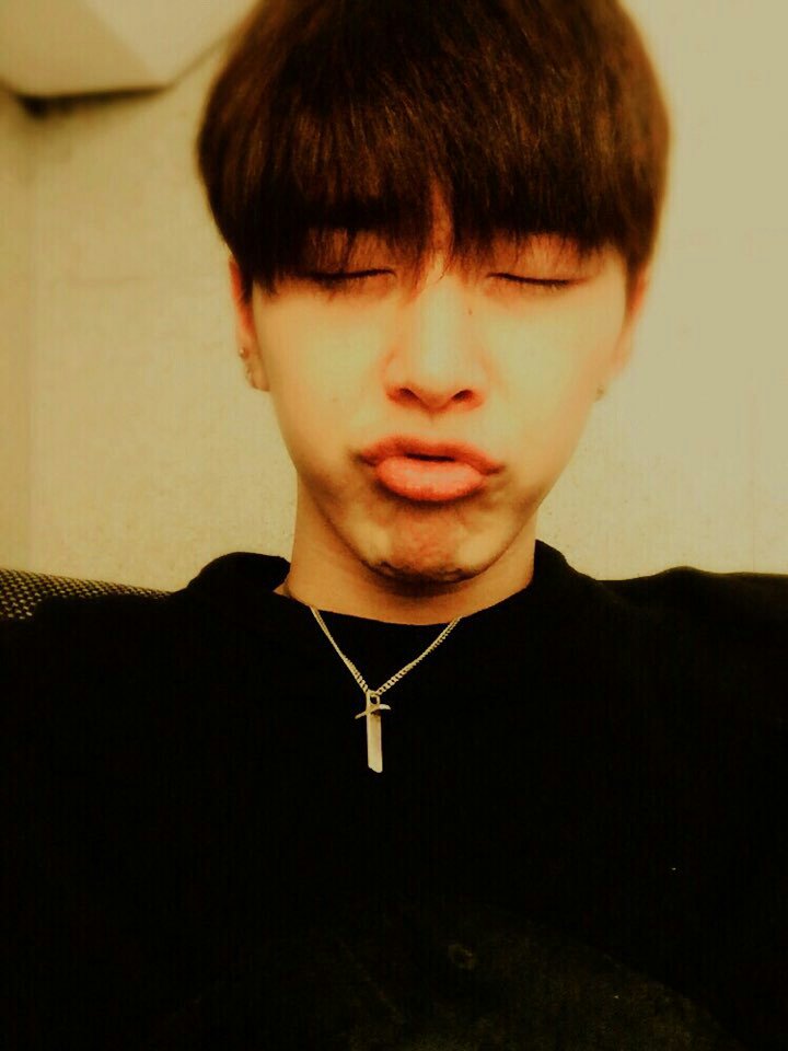 MADTOWN_GNI's tweet photo. [#무스] 오늘 V앱 마지막이에요ㅠㅠ 너무 아쉬워요ㅠㅠ 마지막 방송 많이 봐줄꺼죠? 하트 뿅뿅♥ https://t.co/Q1aXSqfSrv