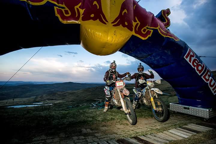 GermarWiese's tweet photo. 2015 sea to ski finishers Germar Wiese and Glen Hawkes https://t.co/3RbNYzJteL