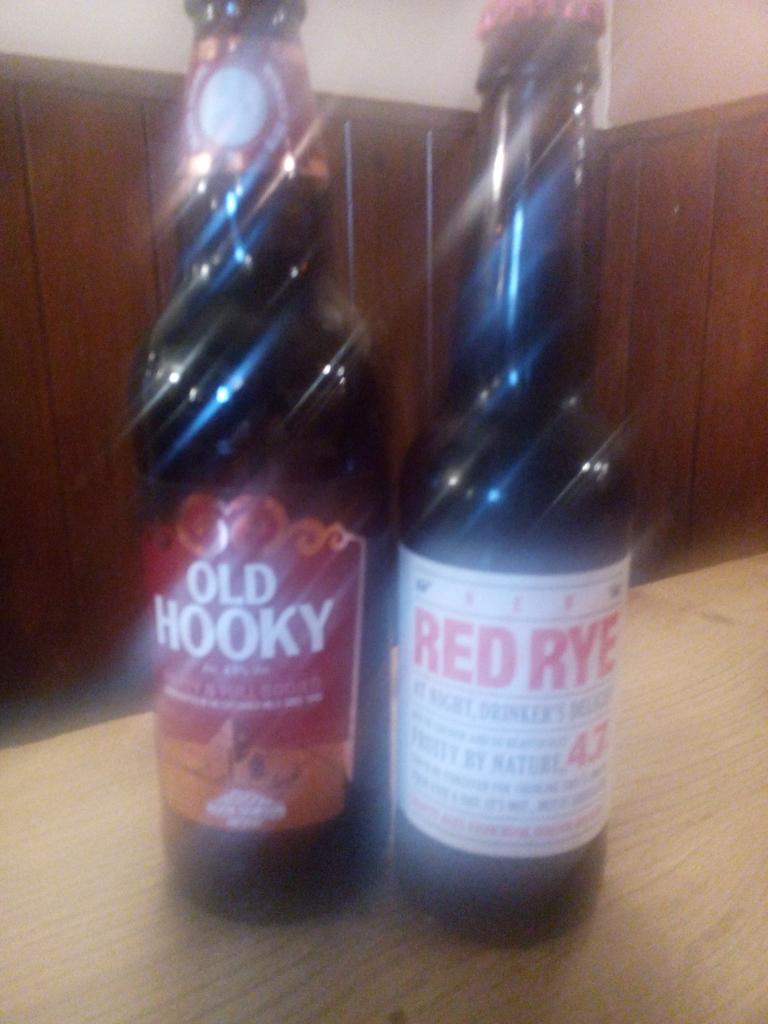 TheRedLion_CN's tweet photo. These beauties from @HookyBrewery  have gone into goodie bags for the #GBhighstreet judges visit today. #Chippy2win https://t.co/GsSbP2gv3b