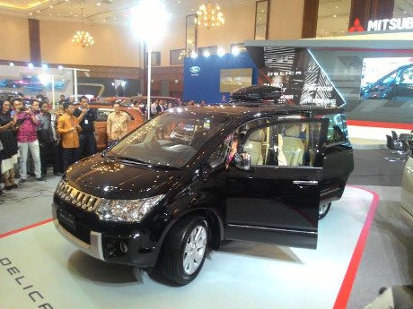 detikcom's tweet photo. Mitsubishi Delica Royal Dibanderol Rp 450 Juta https://t.co/zlooHMoKr5 via @detikOto https://t.co/VHhACkjpS6