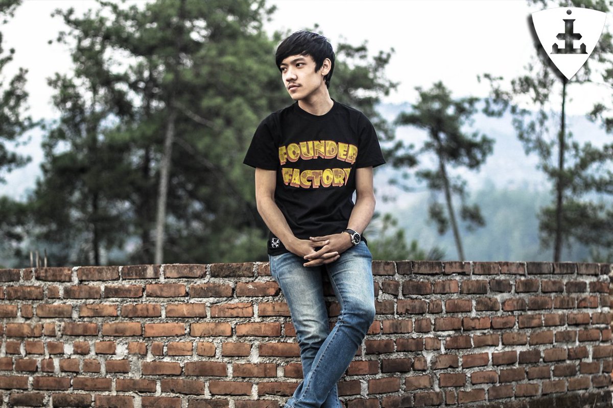 hdoffle's tweet photo. RT "@FOUNDERFACT: T-SHIRT KODE : FINK IDR : 120.000 ORDER ONLINE sms/wa : 087825247921 LINE : FOUNDER666 https://t.co/f6GzxRG1qJ"