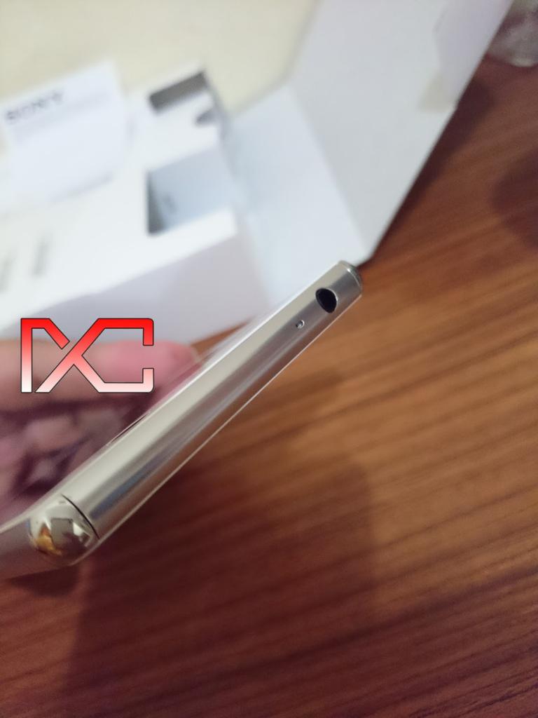 Seperti pendahulunya, Xperia M5 Dual memiliki port jack 3.5mm untuk aksesoris audio. #XperiaM5Dual @SonyXperiaID