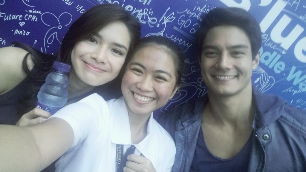 rccolaxxi's tweet photo. So lucky π Thank you @livetofeel_blue for this kilig moment π #USTFullyAliveWithBlue https://t.co/NAjJcEEbJC