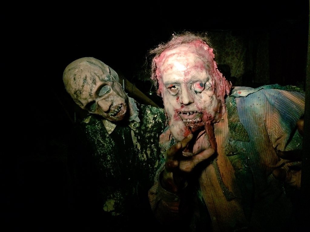 JohnTrierweiler's tweet photo. This is Creepy! We're live at @howloscream this morning! Where the zombies have already arrived at #EvilUnearthed https://t.co/utyoG3SoPk