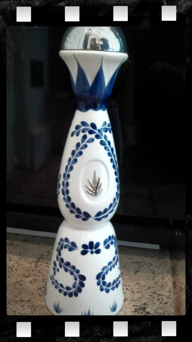 drkatearmstrong's tweet photo. Getting a bit of a trend: hubby returning from long trip (#holiday) with #guiltpresent amaze tequila @clase_azul https://t.co/AeY66ialMO