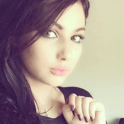 eeman010122's tweet photo. جمالك جمال #IbtissamTiskat https://t.co/AAPIX0saeN