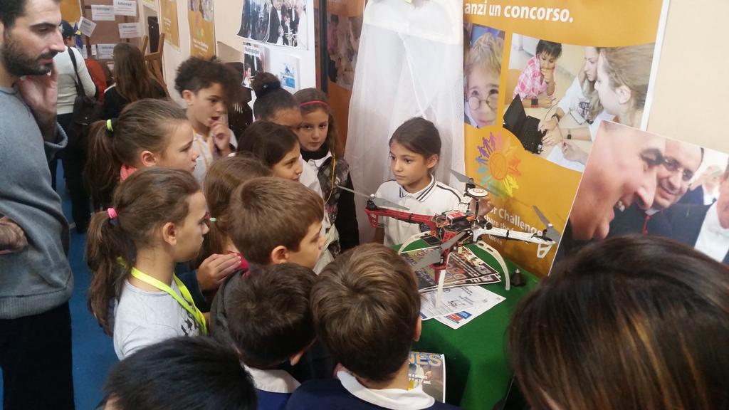 fabrizioolati's tweet image. #GJC un grande successo. Complimenti a @fmdigitale @Fiammetta_FMD
#IstitutoMassimo e #MakingDrones entusiasti