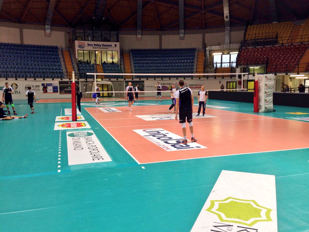 trentinovolley's tweet photo. #PalaIper di #Monza, la rifinitura mattutina dei #CampionidItalia https://t.co/Ct3RpoHUUz