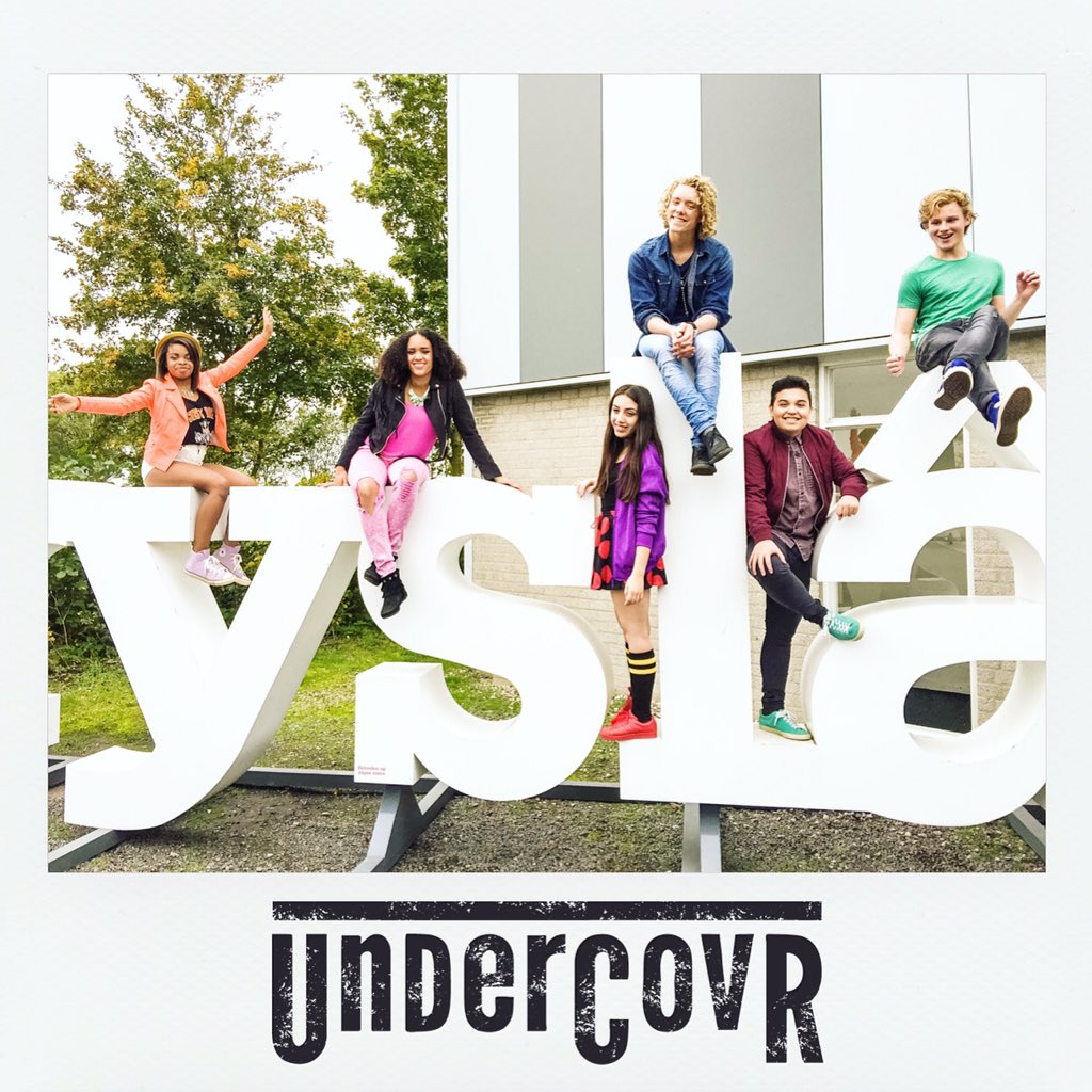 cmmtwit's tweet photo. @UnderCovRband is te zien bij de @KidsTop20! Een super toffe aflevering met @FemkeMeines en @BuddyVedder #KT20 #ucr https://t.co/I7FYszPp3p