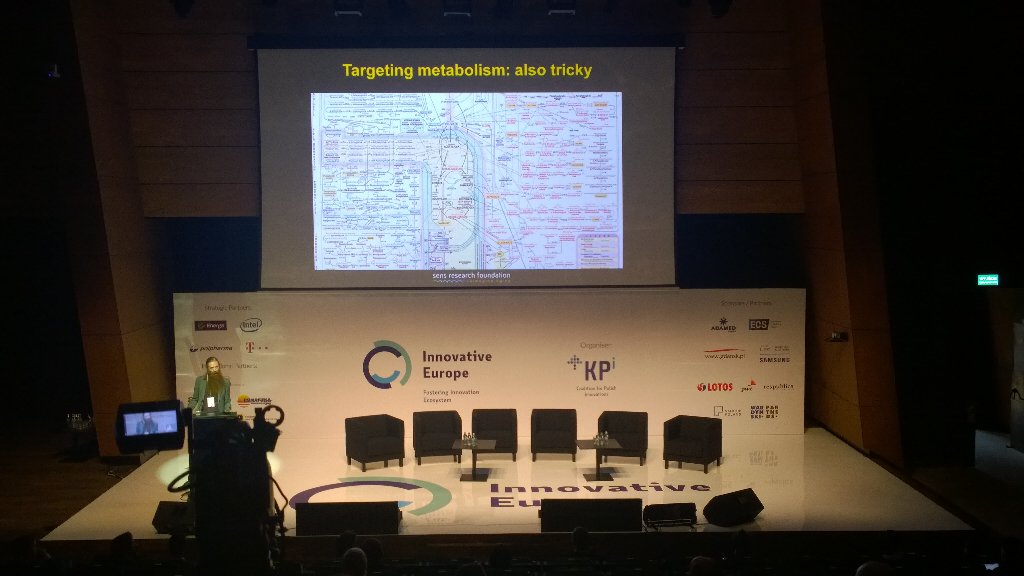 RafalPawlaszek's tweet image. Aubrey de Grey shows us a simplified diagram of human metabolism #ie2015 #sybillatechnologies