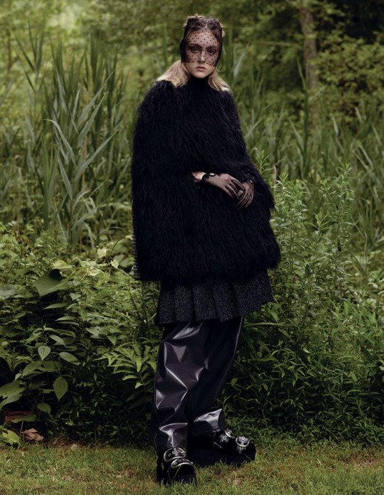 RevoRish's tweet photo. moonlight upon me 🌙 #InterviewRussia #Fashion #Photography #RobbieFimmano https://t.co/IDuHmE2cya https://t.co/dzxE24kadv