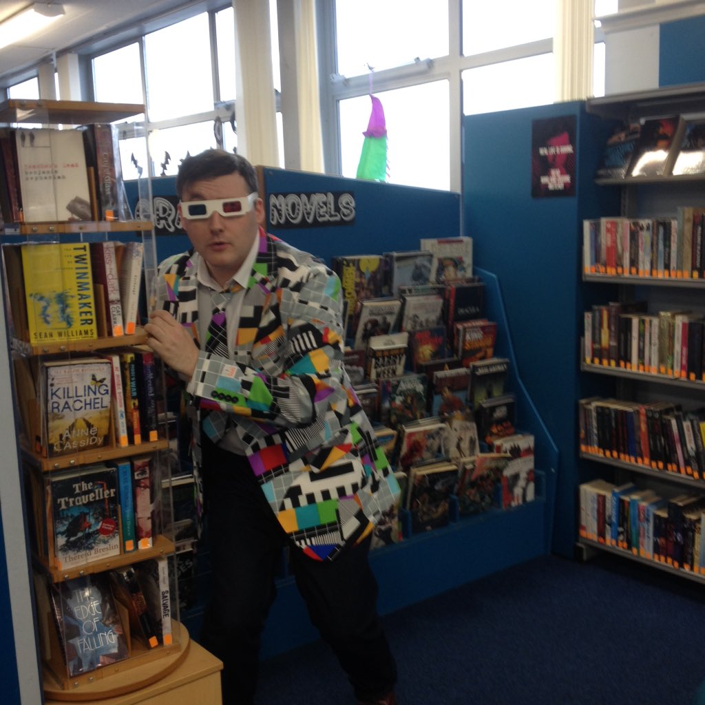 LibrariesNL's tweet photo. @KirklandCiccone Proof that he exists! #cumbernauldlibrary https://t.co/e02kRl1DLO
