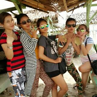 keyvra's tweet photo. @anyer with my friend https://t.co/ZJ7eU4KB9u