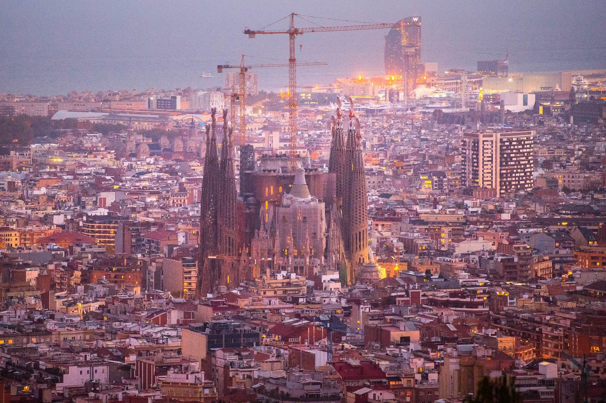 elliotwagland's tweet photo. La Sagrada Familia Basilica pictures capture final phase after 100 years of construction https://t.co/Ead2Xa9D3Z https://t.co/Bmp88Dt7em