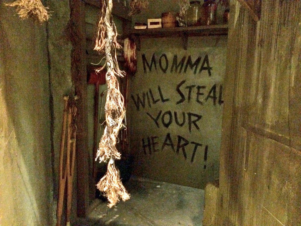 JohnTrierweiler's tweet photo. Well.. How encouraging.. Join us next as we walk through "The Basement" @howloscream #EvilUnearthed https://t.co/IS0Ij2asbM