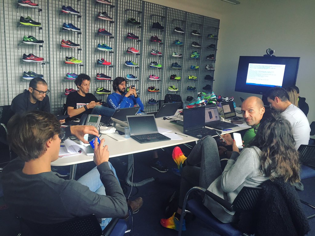 BrooksRunningIT's tweet photo. Cervelli in azione! #runhappy #techreplife @runlovers https://t.co/KRlydn0pcB
