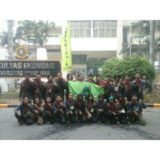 mitareswari_'s tweet photo. Congratulation! RT "@Mafesripala: foto 23org Anggota Muda Mafesripala usai pelantikan tgl 25/10/2015 di Indralaya. https://t.co/K8cqVQ0L8l"