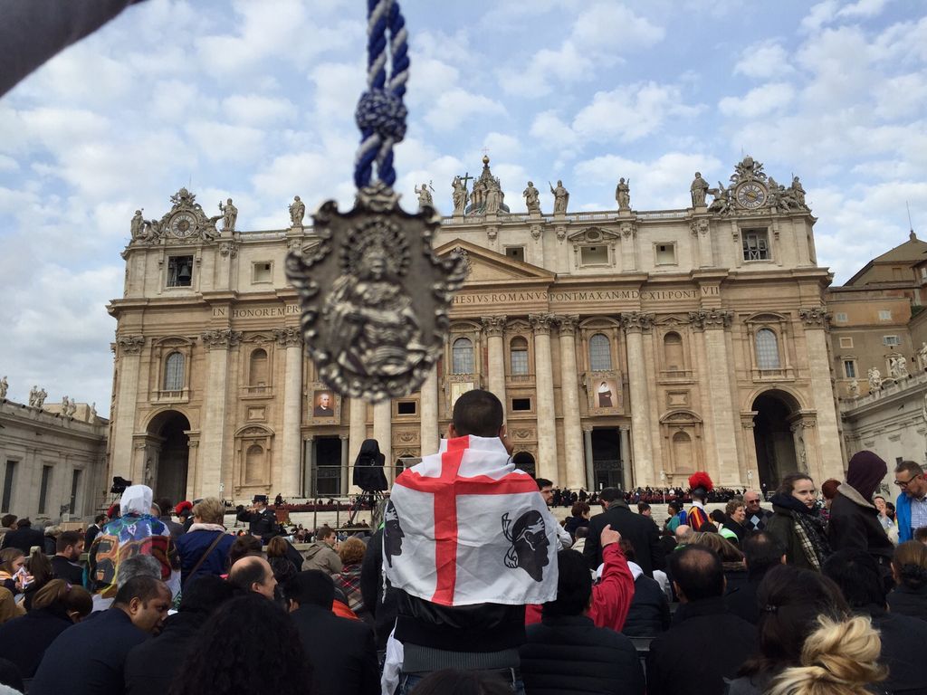 HdadAmarguraDH's tweet photo. Nuestra Hermandad presente en la canonización de Madre María de la Purísima. @mario_GMBetis Gracias!!! https://t.co/WzKvcWjKHh