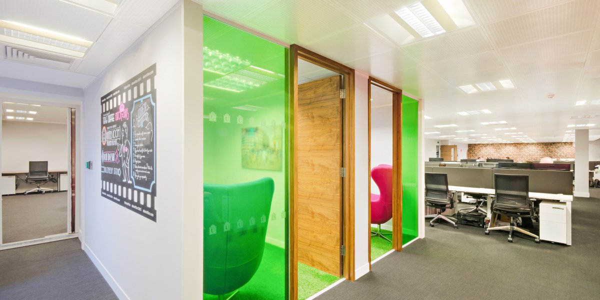 MyVictoriaHub's tweet photo. #UberOffice offers a #collaborative, #inspiring, and #stimulating #workenvironment https://t.co/RXAzw6gjXC https://t.co/IfA4h0dGGf
