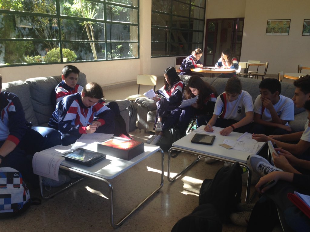 _mdangels's tweet photo. Jornada de Reflexió amb 3r d'ESO #connectem #déu #jo #elsaltres #món https://t.co/a2VCJgIaJZ