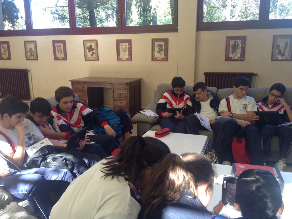 _mdangels's tweet photo. Jornada de Reflexió amb 3r d'ESO #connectem #déu #jo #elsaltres #món https://t.co/a2VCJgIaJZ