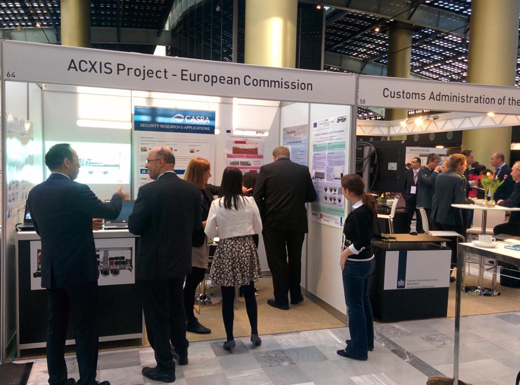 VisserWicher's tweet photo. Popular at the https://t.co/SQPowFdxc8 booth 64. Automated detection in X-rays. Information sharing. #2015WCOTIF https://t.co/nw2RNpuz0f