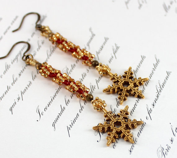 Beadedtweets's tweet photo. »❃ Gold #snowflake earrings #handmade and unique. Only at #beadfulstrings https://t.co/V6Rin07MVf https://t.co/ehSh795AM9