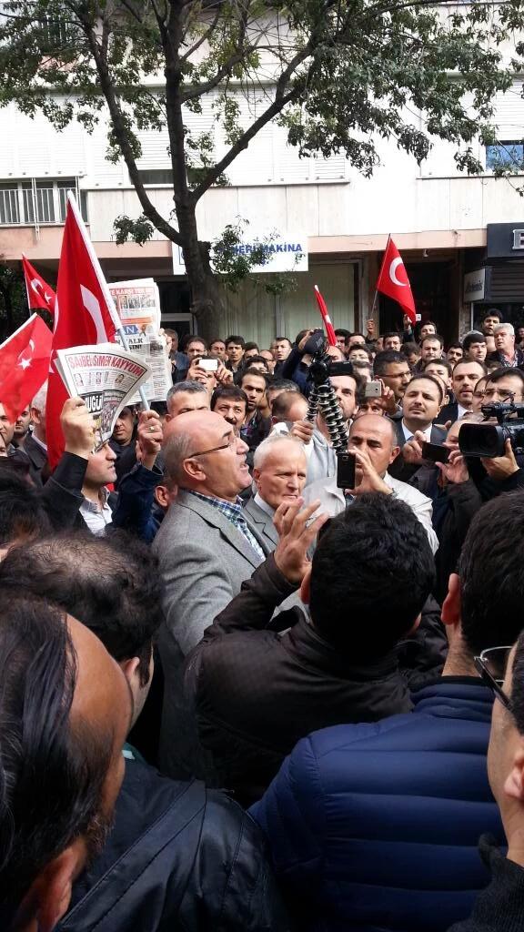 Halkın vekili yine halkın yanında 
Hukuksuzluğun karşısında 
Tomanin karşısında !