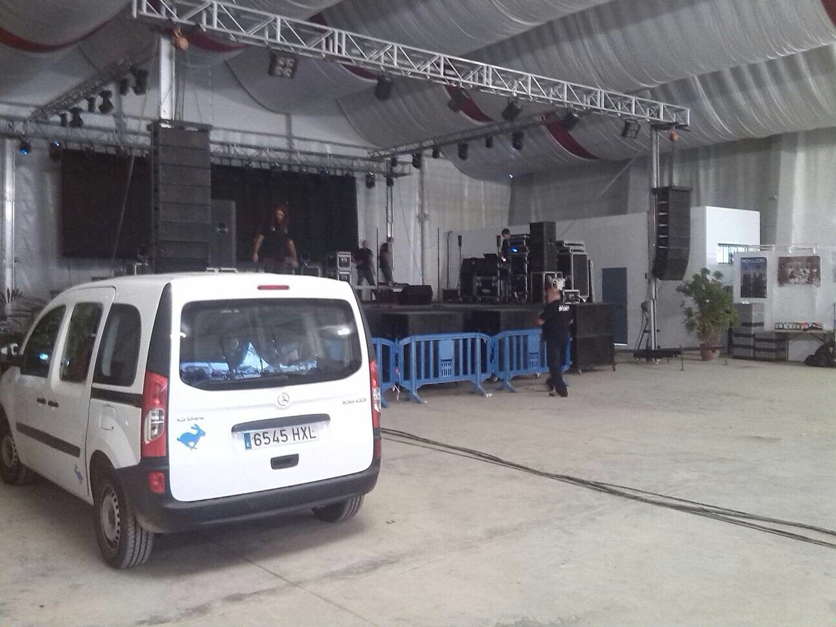 coches669's tweet photo. ¡@_AndyyLucas_ terminan su gira #Másde10 de la mano de @Bluemove!
Ellos te animan a que te hagas #Bluemover. https://t.co/PK63vTDKW0