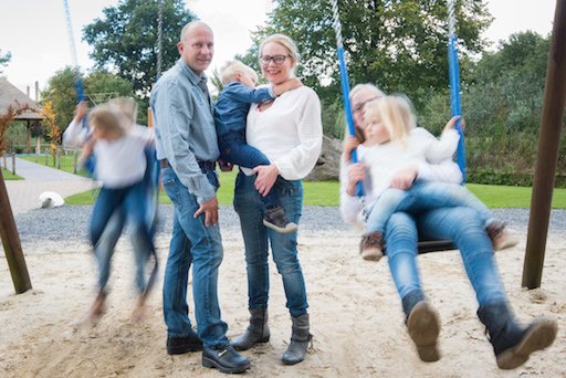 JarabeeTwente's tweet photo. Pleeggezin uit Enter heeft dankzij @kinderpost twee extra plekken voor crisispleegkinderen. https://t.co/QNFDmOTrjk https://t.co/EGSpieOeLt