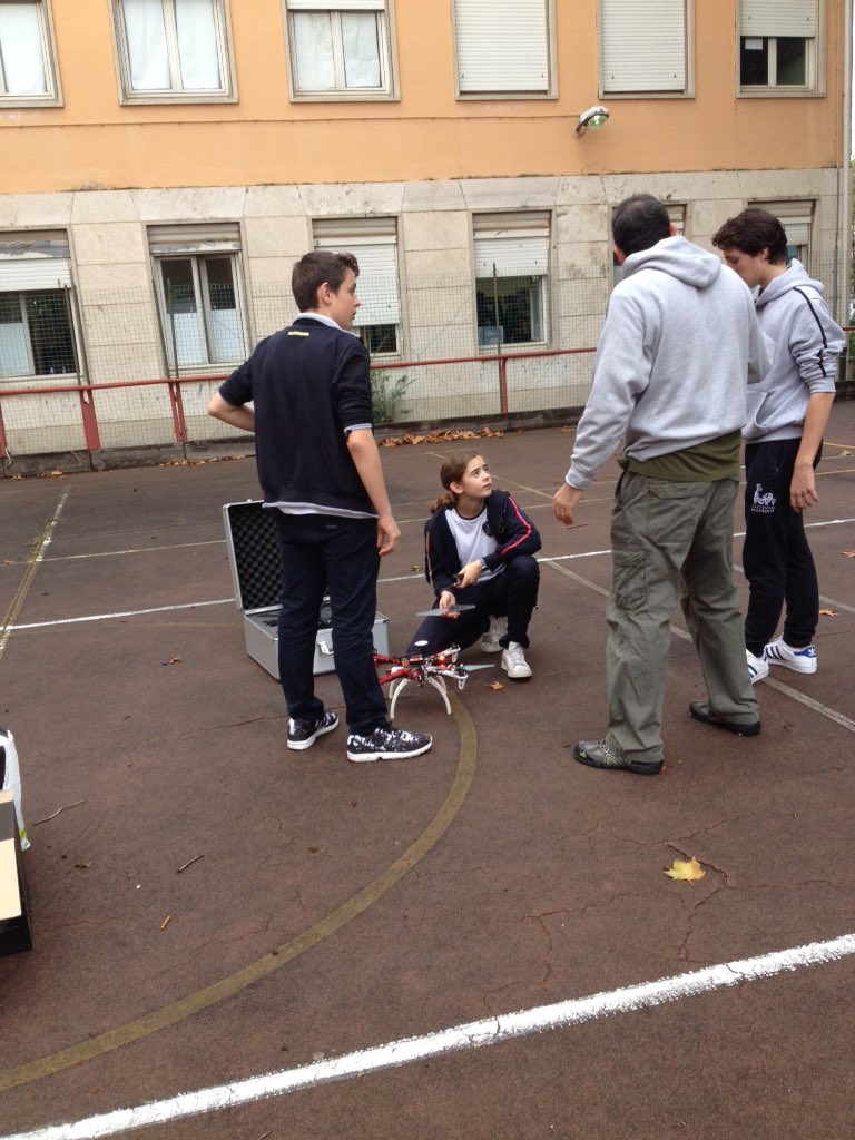 Fiammetta_FMD's tweet image. @fmdigitale pronti al decollo con #makingdrones @fabrizioolati #GJC2015