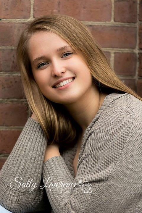 sallysphoto's tweet photo. CLASS of 2017 MODEL @_dblanchard_ fall photo demo #shesabeauty #jrmodel @taunton2017 https://t.co/PAkOlaAIhy https://t.co/RKlxmxAa8G