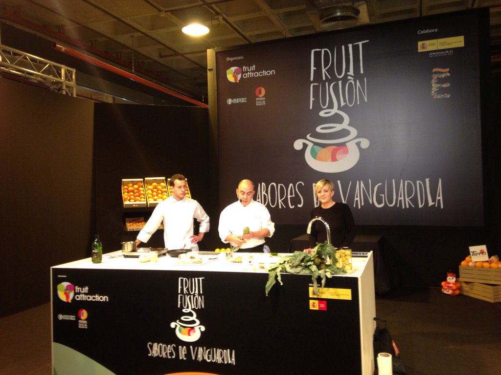 @Garbancita hablando de #alcachofas junto a @KoldoRodero en #FruitFusion @FruitAttraction #FA15