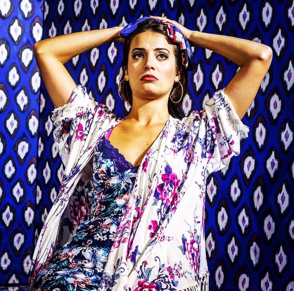 14 Kasım'da!!
"Hepimizin Öyküsü Aynı"
Yöneten: İpek Bilgin
Oynayanlar: Hatice Aslan, İrem Sak, Pınar Çağlar Gençtürk