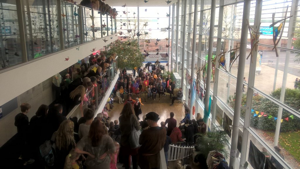 davidcourtyard's tweet photo. 2Faceddance doing their bit fir the family festival @CourtyardArts https://t.co/5i3UySIx5l