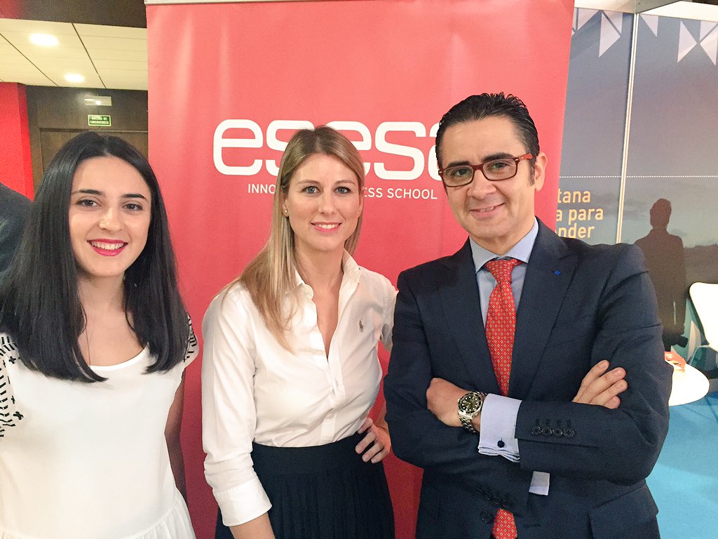 ESESAIMF's tweet photo. Seguimos recibiendo visitas en nuestro stand de @FSerEmprendedor en esta ocasión nuestro profesor @JARMilanes https://t.co/MalBmY7xAb