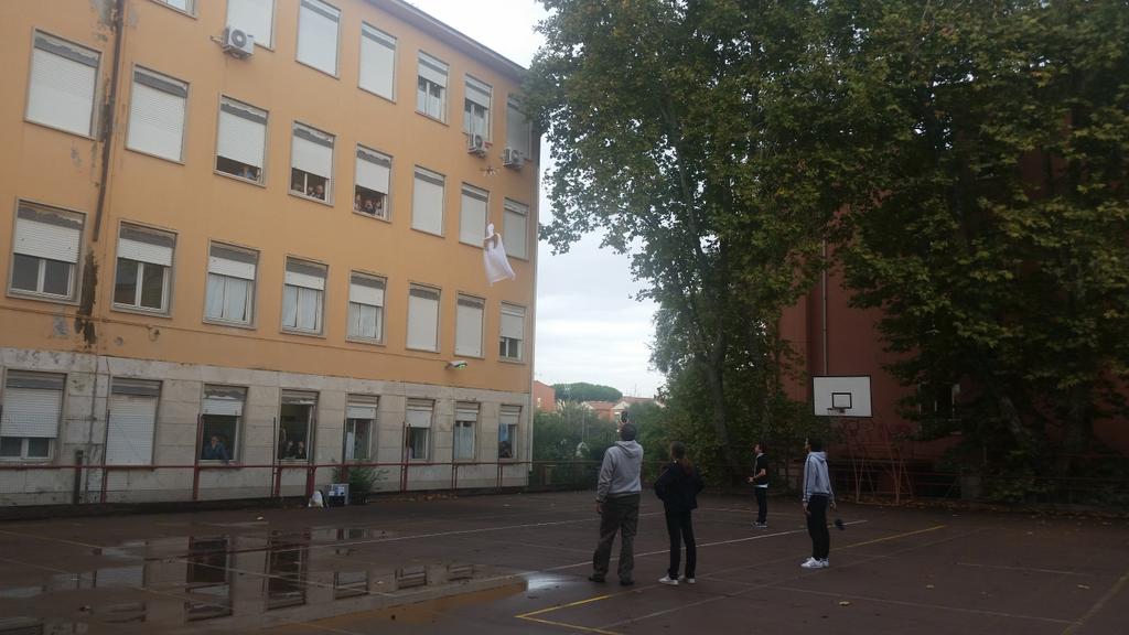 fabrizioolati's tweet image. Angeli portati dai droni di #IstitutoMassimo e #MakingDrones volano al #GJC2015
@Fiammetta_FMD @fmdigitale