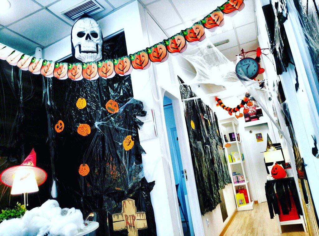 CoolSchoolES's tweet photo. 👻🎃🎉Happy Halloween! Are you ready for the party! #albanypozuelo #pozuelo #ingles #academia #haloween #happyhalloween https://t.co/jQqqOPMrYZ