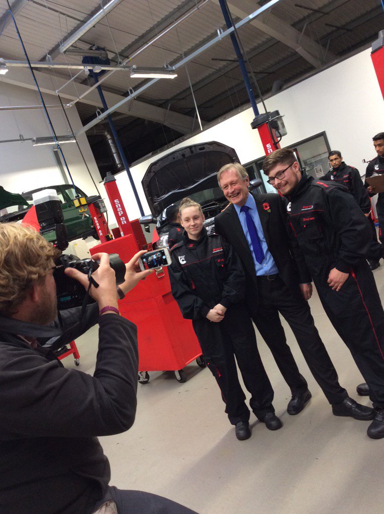 LeicesterColl's tweet image. The City Mayor @CityMayorLeic met with some learners today from the new #LCMotorVehicle Engineering Centre