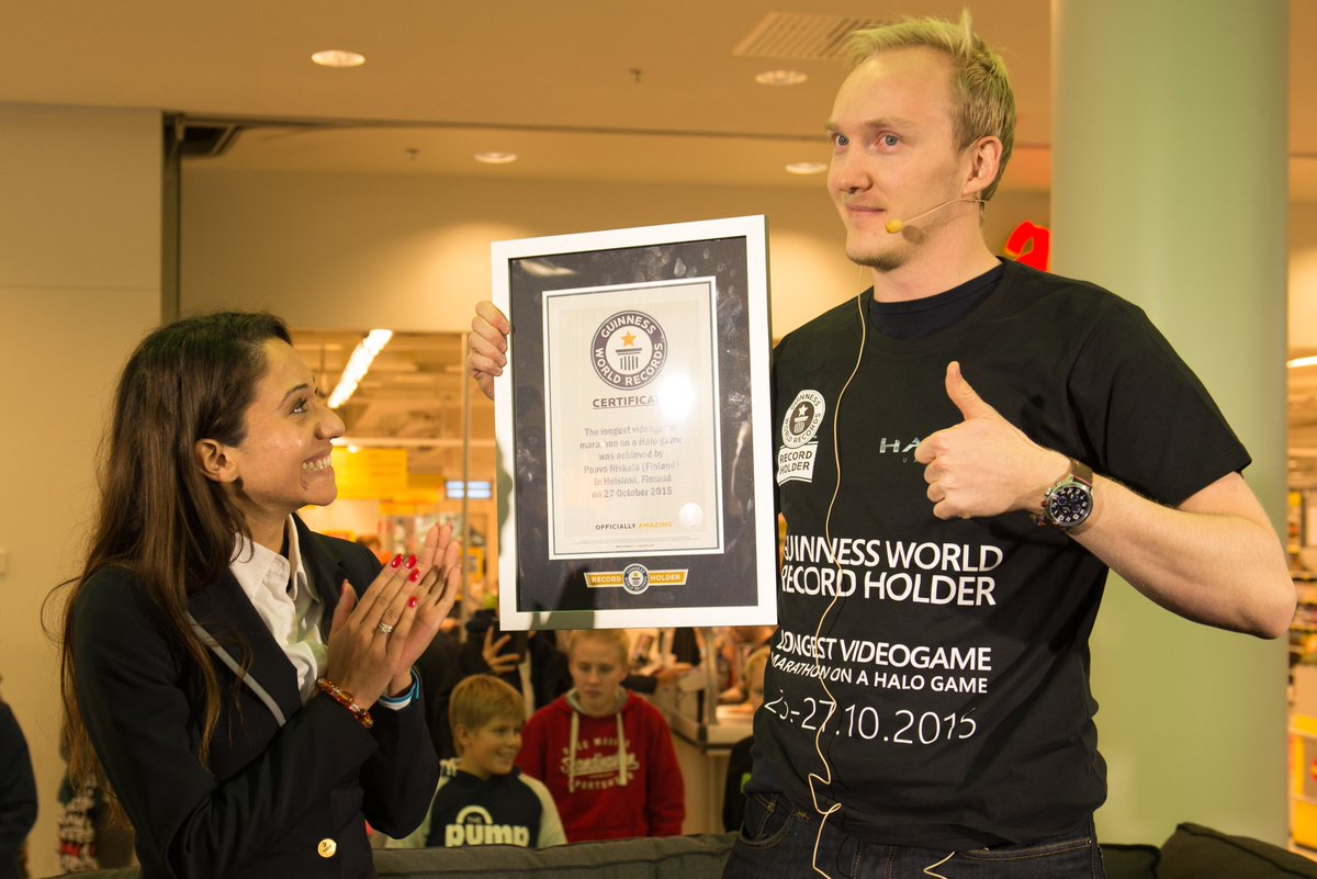 XboxSuomi's tweet photo. ICYMI: @Paavi teki eilen Guinnessin maailmanennätyksen (@Halo-videopelimaraton, 50h 4min)! #HaloWorldRecord #Halo5 https://t.co/8c3b4UjcFf